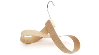 Moebius Hanger Bends Time and Space To De-Wrinkle Your Shirts